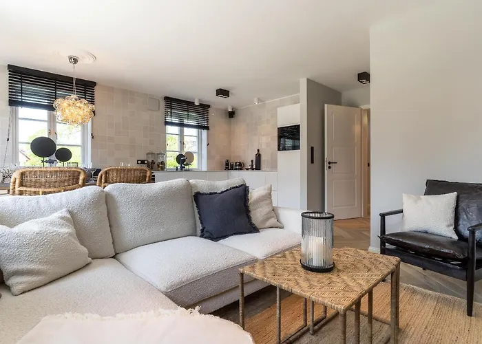 Victoria House Victoria House *