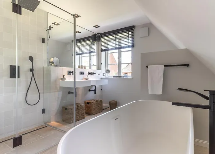 Victoria House Victoria House *