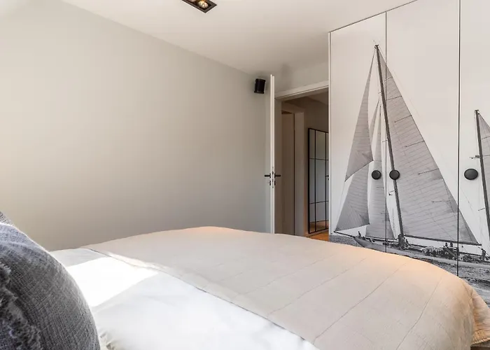 Victoria House Victoria House *